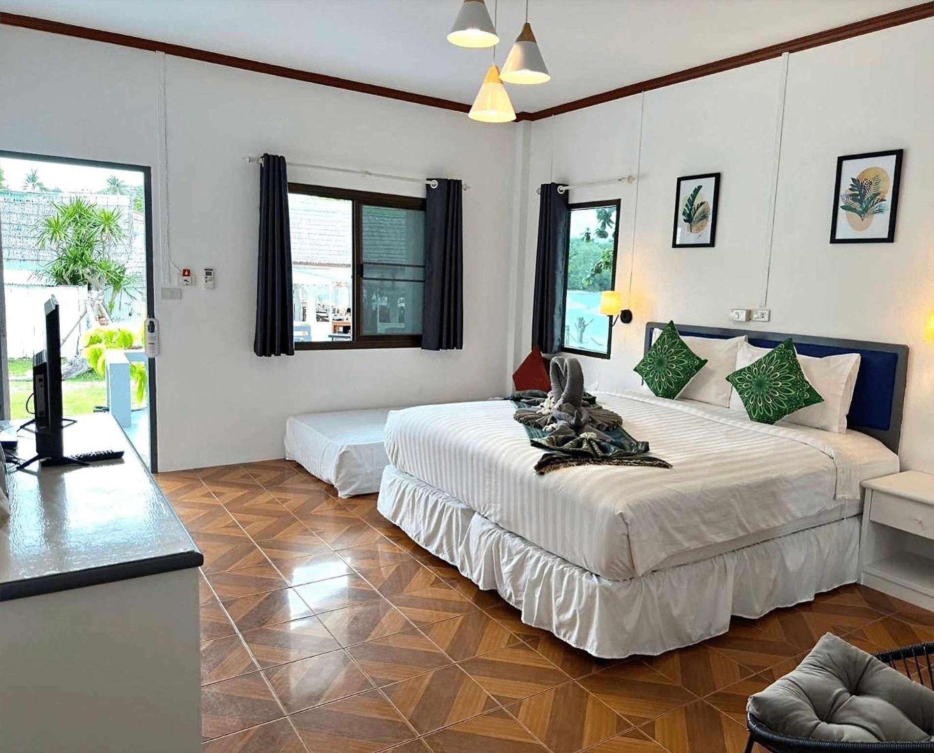 เบย์ บีช รีสอร์ต Hotel Choeng Mon ภายนอก รูปภาพ